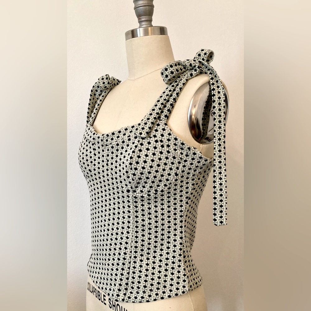 Adorable Black & White Free People Bow Tie Tank Top. Very Soft. Size Small.